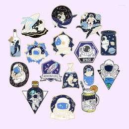 Brooches Serie de astronautas Pins de esmalte de dibujos animados de aventura de aventura Brooch Backpack Pin Insignia de joyas para un amigo al por mayor