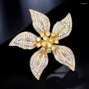 Broches Mooie zirkoonbloem voor vrouwen mannen gouden kleur jurk broche bruiloft accessoire strass reve pins boeket sieraden