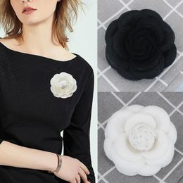 Brooches Big Fabric Camellia Florich Broche White Tissu Art APPS Pins Châle Shirt Corsage Fashion Bijoux pour femmes Accessoires Gift