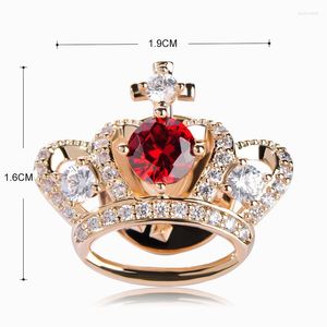 Broches Blucome Red Crown Collar Suit Lapel Sweater Pins Full Rhinestones Zircons Ramillete de boda Joyería Mujeres Niñas Clip