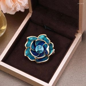 Broches Blue Camellia Brooch Fashion Luxury Rhingestone Imitation Pearl Pin pour femmes vêtements Corsage Bijoux Accessoires