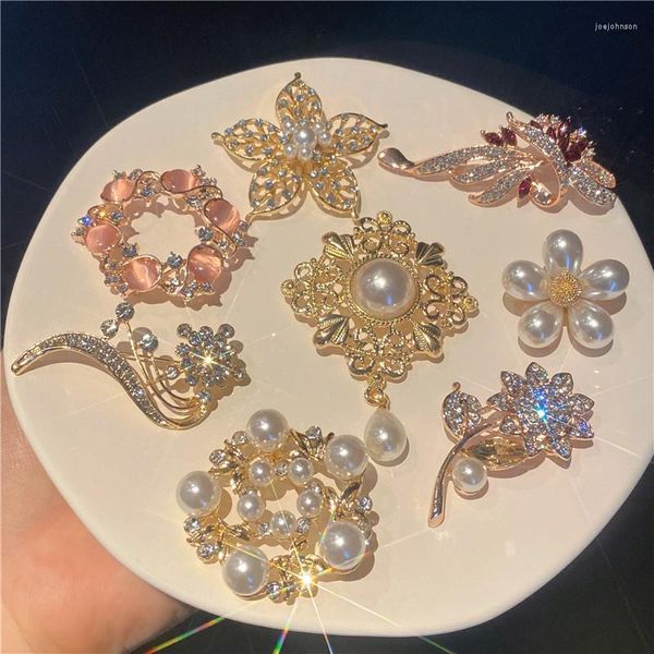 Broches Broche High-end Feminino Acessórios Atacado Roupas Fixas Bonitos Botões Japoneses Alfinetes de Cardigã de Luxo Suéter de Temperamento