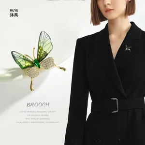 Broches Butterfly Brooch Fashion Elegant Insect Corsage Deliced Femenina Super Fairy Network Red Explosive Pin Accesorios