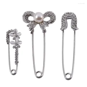 Brooches Butterfly Scarf Clip Women Brooch épingles Pins Sweater Clips Faux Crystal and Pearl 3pcs
