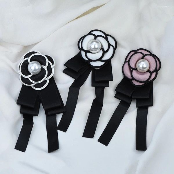 Broches camélia fleur broche perle nœud Badge coréen tissu chemise costume collier épingles pour femmes vêtements accessoires