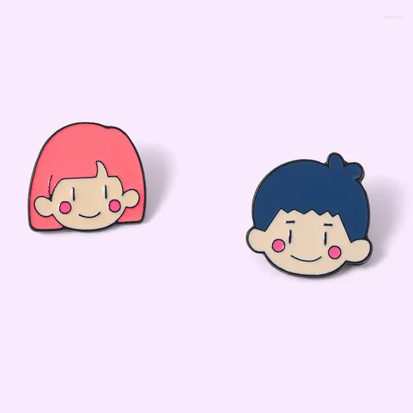 Broches Cartoon Boy and Girl Pins Enamelo Pins lindas insignias personalizadas Mujeres amantes de la pareja Bag Hatpack Joya de joyas al por mayor