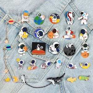 Broches dessin animé planète astronaute baleine émail broches espace créatif lune étoile galaxie fusée broche sac aérospatial revers Badges bijoux cadeau