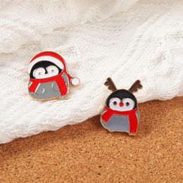 Brooches Christmas Elk Antlers Penguin Ematel Pin Girl For Kids Abel Clothes Badge Cartoon Animal Broche Bijoux en gros Drop
