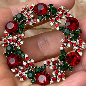 Broches KERSTBOOM ORNAMENTEN Groen Rood Oostenrijks Kristal Ronde Krans Broche Pin Voor Vrouwen Vergulde Kostuum Sieraden Circulaire Holid