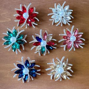 Broches CINDY XIANG Diamante de imitación flor colorida para mujer joyería de moda brillante precio al por mayor orferta de fábrica 2023