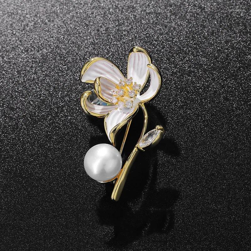 Brooches Classic Design Lotus Brooch Women Scarf Decoration Crystal Zircon Rose Flower Girls Dinner Suit Dress Pin