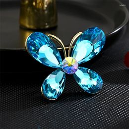 Broches Klassiek Blauw Kristal Vlinder Voor Vrouwen Luxe Prachtige Insect Broche Pin Vrouwelijke Kleding Accessoires Feestgeschenken