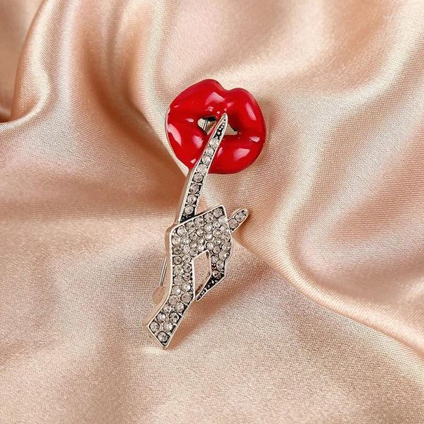 Broches Creative Girls Be Siest Red Lip Crystal Brooch broche exquise Fashion's Suit's Clothing Brand Design Corsages bijoux