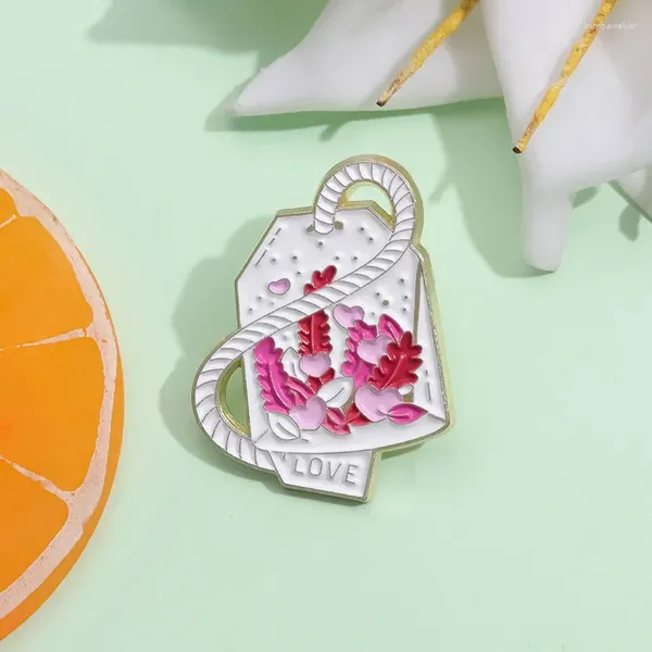 Broches Creative amour amulette émail broche rose plante florale sac à main broche revers chapeau accessoires Badge cadeau pour amis bijoux en gros