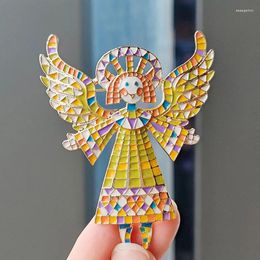 Brooches Creative Retro Alloy Peint Angel Girl Wing For Women Unisexe Girls coloré Brooch Pins Badge Suit