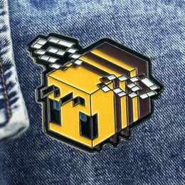 Broches schattige cartoon pixel bee broche metal email revers badge verzamel spijkerbroek jas rugzak pin decoratie gegeven vrienden en fans geschenken