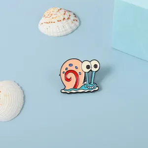 Broches mignons dessin animé escargot amine belles broches en émail vêtements sac à dos badges de revers accessoires de bijoux pour enfants cadeau unisexe