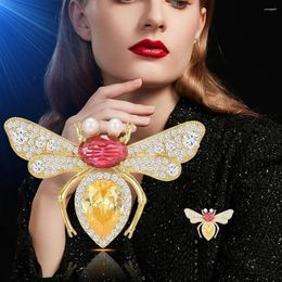Broches insectes mignons broche étincelante cristal décorée conception de conception femme épingle accessoires de personnalité cadeaux bijoux ventes directes