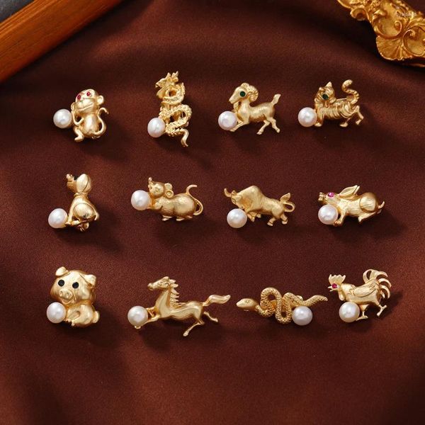 Broches lindos Mini mate Color oro Zodiaco Pins para Mujeres Hombres Vintage Animal ramillete perro dragón cerdo oveja insignias joyería