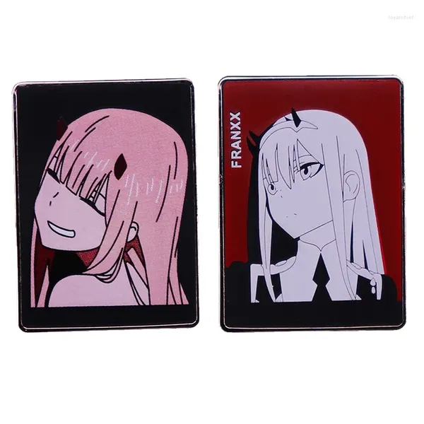 Broches Darling In The Franxx 002, deux broches en émail, Kawaii, Anime fille démon avec cornes rouges, bijoux