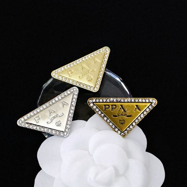 Brooches Designer Design Brand Triangle Triangle Shrooes Geometric Suit Collar Pin Broche Broche Broche Broche Bijoux Bijoux de Noël Cadeaux