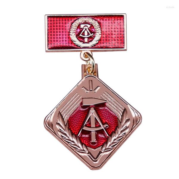 Broches de Alemania Oriental DDR, premio al trabajador socialista, medalla de activista laboral, copia de insignia Retro