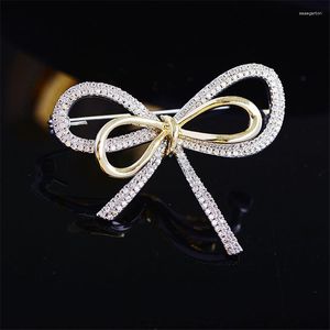 Broches élégantes délicates bicolores nœud papillon broches blanc Zircon broche pour femmes pardessus Simple mignon nœud papillon bijoux accessoires