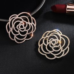 Broches Broche de camélia de design de mode élégant pour femmes Crystal Zircon Rose Flower Banquet Corsage Corse ACCESSOIRES ACCESSOIRES