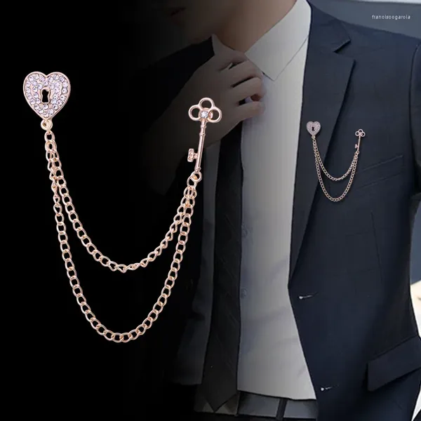 Brooches Elegant Key Heart Charm Brooch Costume Accessoires pour hommes Col de chemise de mode Collier de chaîne de gland épingles à revers Gift bijoux