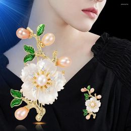 Broches élégantes Camellia blanche Cherry Blossom Broche Broch Pins Lady's Beautiful Flower Dress Dress