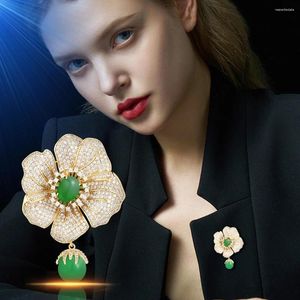 Broches Broche de fleur émeraude pour femmes mode Gemstone pendentif épingle accessoires