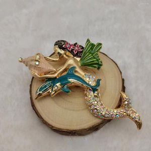 Broches Europese en Amerikaanse retrokunst Niche-ontwerp Prachtige ambachtelijke driedimensionale gekleurde glazuur Conch Girl-broche