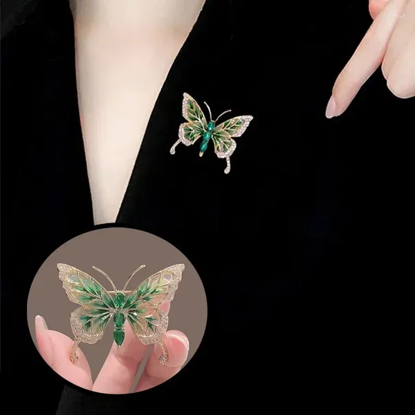 Broches Exquisito Esmalte Mariposa Broche Moda Animal Insecto Pin Luz De Lujo Verde Solapa Pines Joyería Ropa Accesorios Regalos