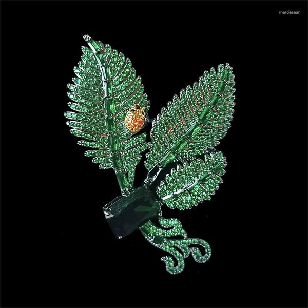 Broches exquis rétro vert Zircon feuilles femme lumière luxe créatif émail Bug broches pour unisexe costume veste Corsage