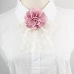 Broches en tissu dentelle Rose fleur, nœud papillon pour femmes et filles, bijoux à la mode, épingles de collier, accessoires de mariage, cadeaux