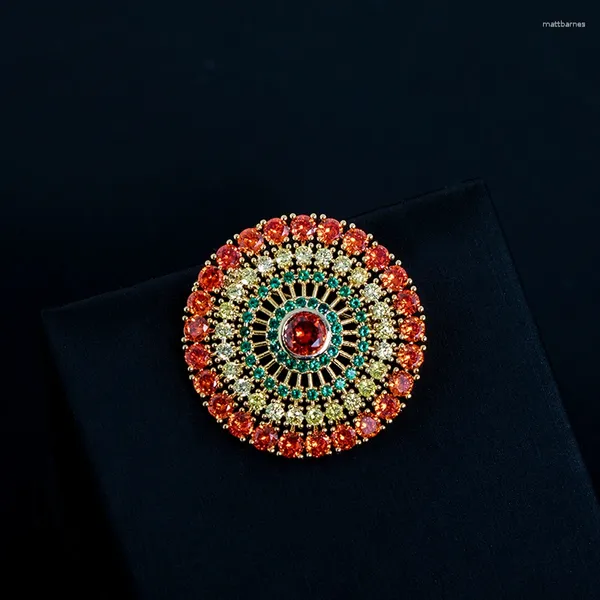 Broches fantaisie luxe Helios disque solaire cuivre coloré plein Zircon pavé rond en laiton pour manteau robe pull bijoux