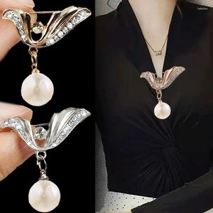 Broches Fashion Angel's Wing Pearl Vaste riem Charme Veiligheidsspeld Broche Trui Vest Clip Chain Sieraden