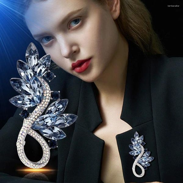 Brooches Fashion Blue Crystal Snake Design Brooch Animal exquis pour les femmes Men Party Casual Badge Bijoux Accessoires