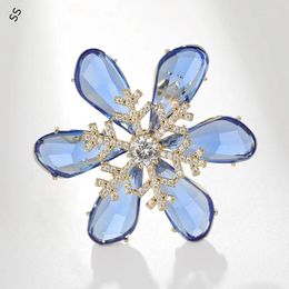 Broches Fashion Blue Snow Flower Rotation Zircon For Women Jewelry