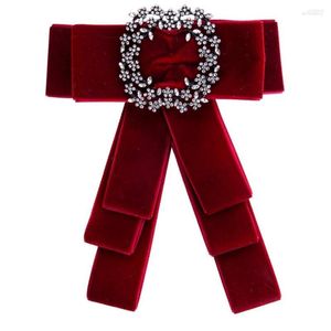 Broches mode exagéré strass robe chemise velours broche noeud papillon collier bijoux accessoires en gros