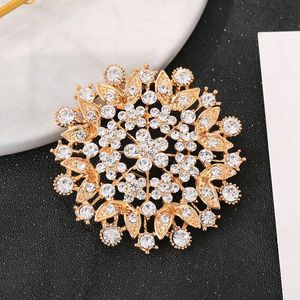 Broches Mode Fleur Femmes Robe De Mariée Pins Bouquet De Mariée Cristal Broche Bijoux Cadeaux Strass Collier Accessoires G230529