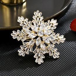 Brooches Fashion Crystal Crystal Flake Brooch Temperament Drilate Lady Metal Pin Robe écharpe Boucle de boucle