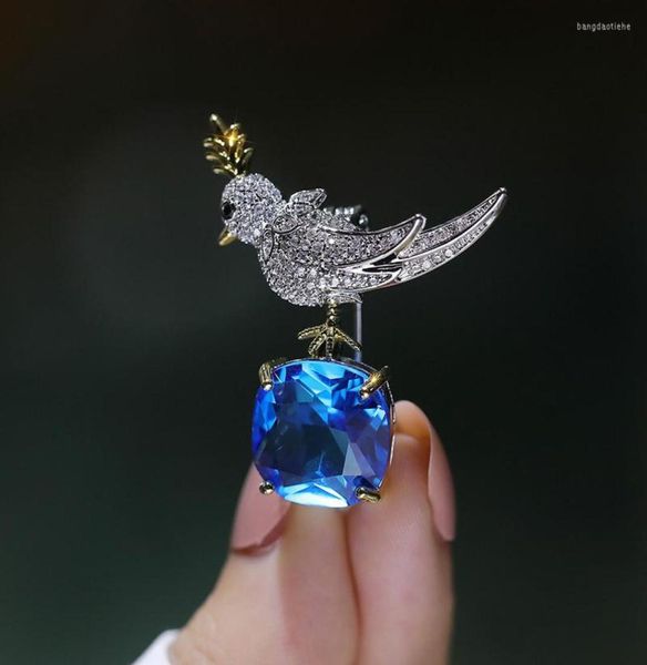Broches femelles simple cristal bleu oiseau mignon pour les femmes de luxe personnalité créative animal broche corsage costume banquet pins pins7341784