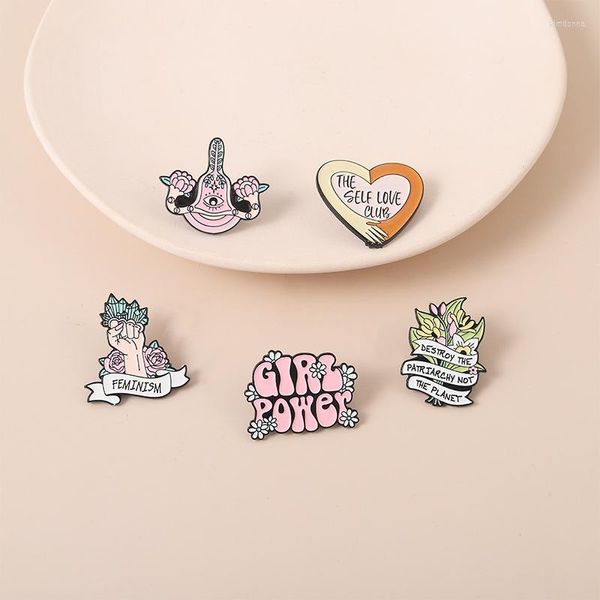 Broches féminisme émail broches fille puissance amour revers vêtements métal Badges femmes chapeau bijoux cadeau pour femmes amis en gros