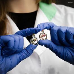 Broches Kolf Broche Klassieke Wetenschap Chemie Lab Apparatuur Beker Pin Inlay Luxe Zirkoon Badge Voor Experimentator Vriend Gift