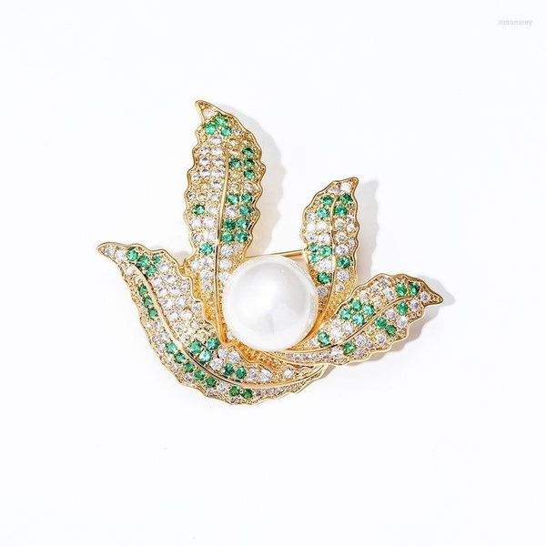 Broches fleur broche bijoux de luxe pour femmes robe pardessus accessoires mode perle cubique zircone broches Badge cadeau de noël
