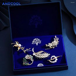 Brooches Flower Pearl Brooch for Women Set Girls Bijoux Accessoires Boîte de blé de luxe Boîte d'anniversaire