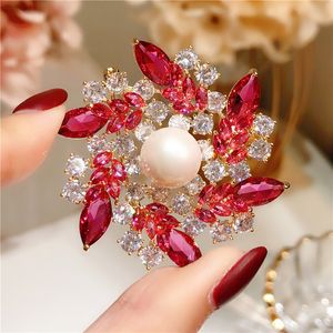 Broches pour femmes S925 perles d'eau douce naturelles zircon cubique rouge fleur écharpe broche Corsage bijoux fins goutte