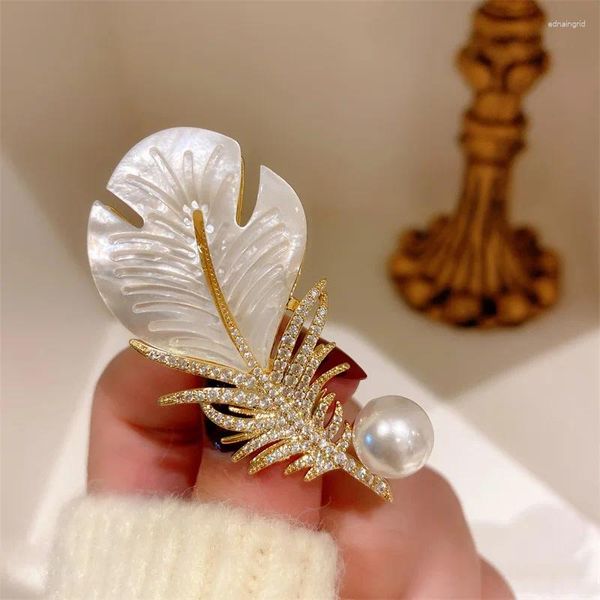 Broches pour femmes, coquille de plumes blanches, Cape de perles créée, costume, robe, bijoux fins, accessoires, cadeau d'anniversaire de mariage