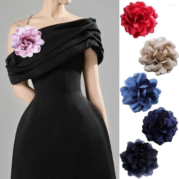 Broches Broche florale multicouche en satin française pour le dîner de robe de robe de dîner pour femmes.